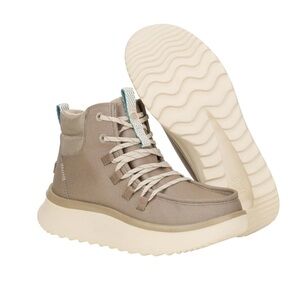 Hey Dude Wendy Peak Apres Coated Twill in Walnut in size 10W boots winter warm